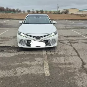 Toyota Camry 2018