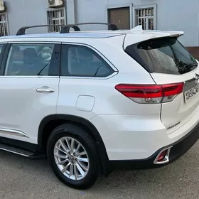 Toyota Highlander 2019