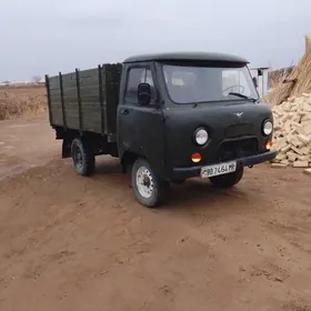 UAZ 452 1980