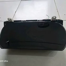 yanyan pribor babycka