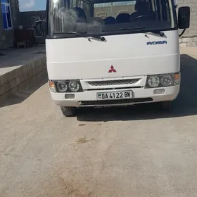 Mitsubishi Fuso Rosa 2005