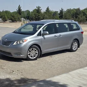 Toyota Sienna 2016