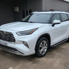 Toyota Highlander 2022
