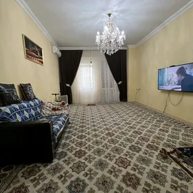 Satlyk 4/3 etajy 1 kom 60m²