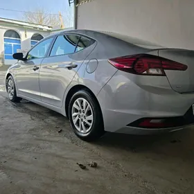 Hyundai Elantra 2020