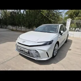 Toyota Camry 2025