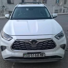 Toyota Highlander 2022