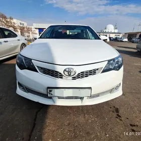 Toyota Camry 2012
