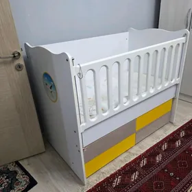 детская кроватка/ caga krowady