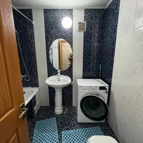 10 мкр 2 ком 4/2 этаж