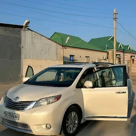 Toyota Sienna 2010