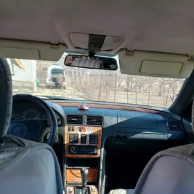 Mercedes-Benz C-Class 1995