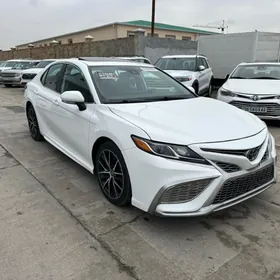 Toyota Camry 2022