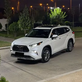 Toyota Highlander 2020