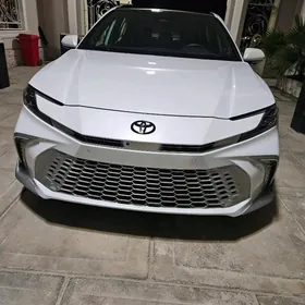 Toyota Camry 2025