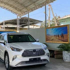Toyota Highlander 2021