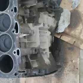 мотор 2;4 Тойота