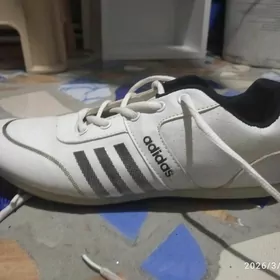 Адидас красовка/ butsy