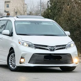 Toyota Sienna 2019