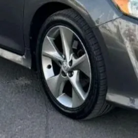 palta Camry diska r18