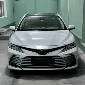 Toyota Camry 2021