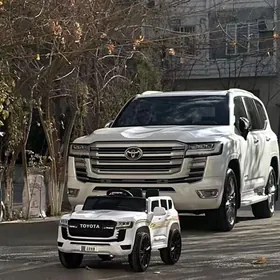 Toyota Land Cruiser 2023