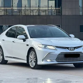 Toyota Camry 2022