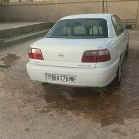 Opel Omega 2003