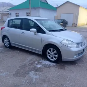 Nissan Tiida 2006