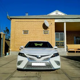 Toyota Camry 2018
