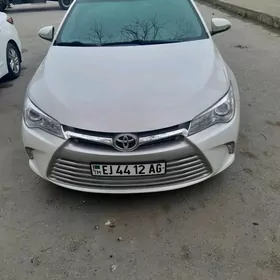 Toyota Camry 2016