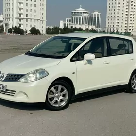 Nissan Tiida 2008