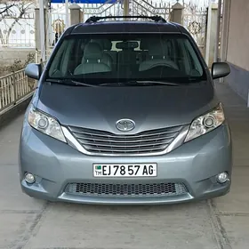 Toyota Sienna 2013