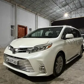 Toyota Sienna 2018