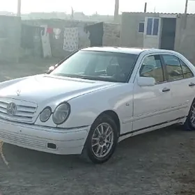 Mercedes-Benz 230E 1996