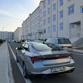 Hyundai Elantra 2021