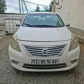 Nissan Versa 2011
