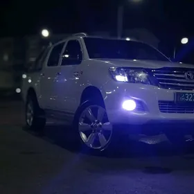 Toyota Hilux 2012