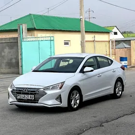 Hyundai Elantra 2020