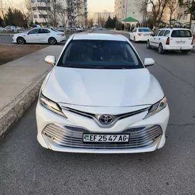 Toyota Camry 2018