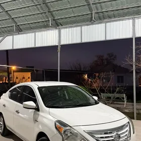 Nissan Versa 2016