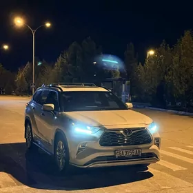 Toyota Highlander 2023