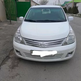 Nissan Versa 2011