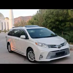 Toyota Sienna 2015