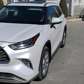 Toyota Highlander 2022