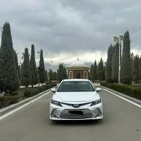 Toyota Camry 2022
