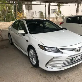 Toyota Camry 2020