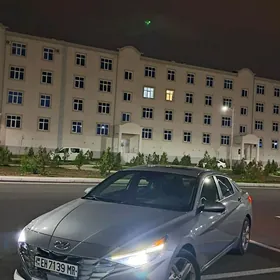 Hyundai Elantra 2021