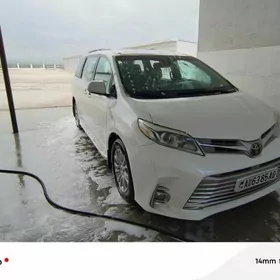 Toyota Sienna 2020