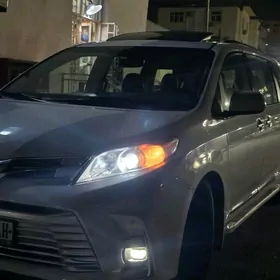 Toyota Sienna 2018